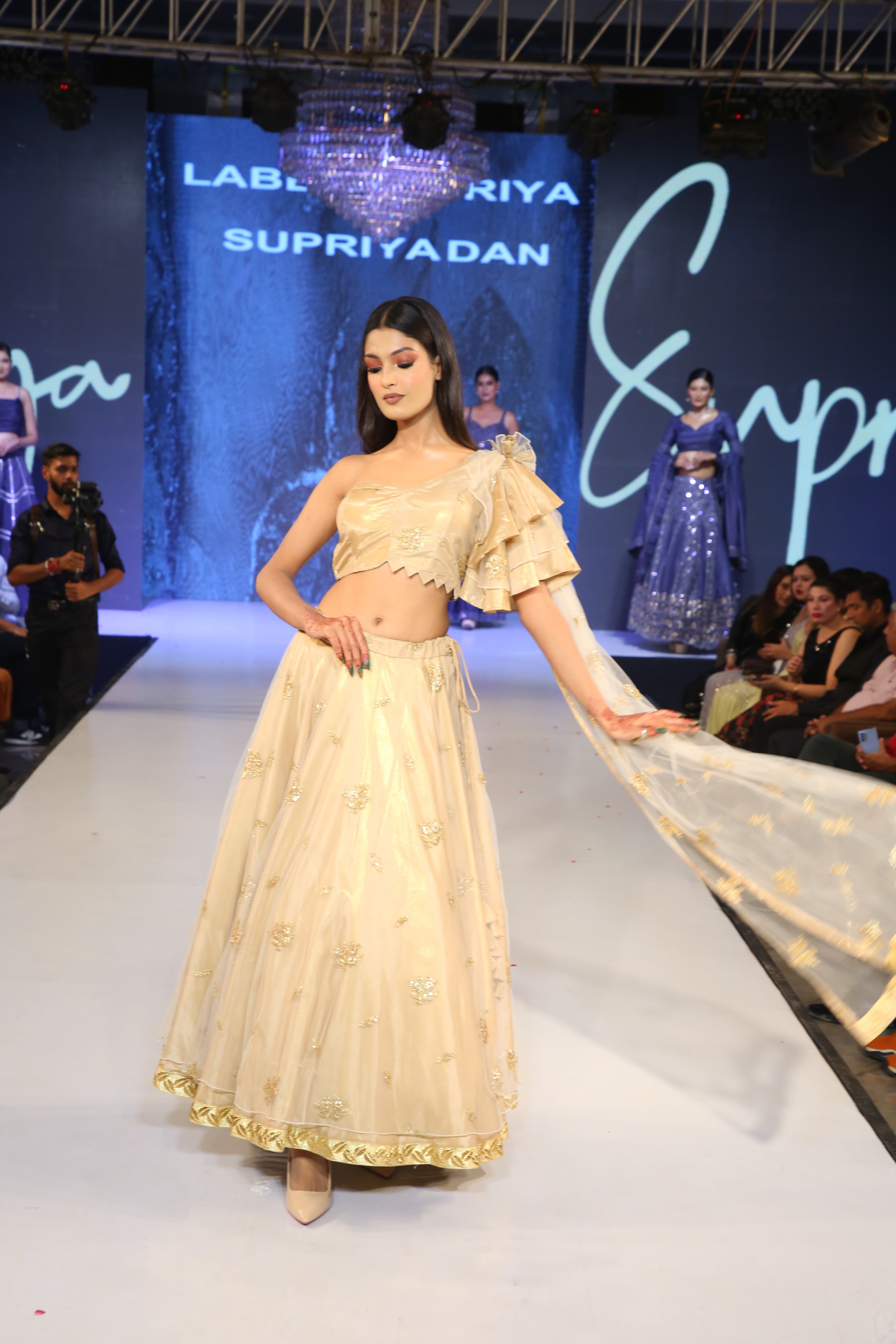 GOLDEN GLIMMER LEHENGA