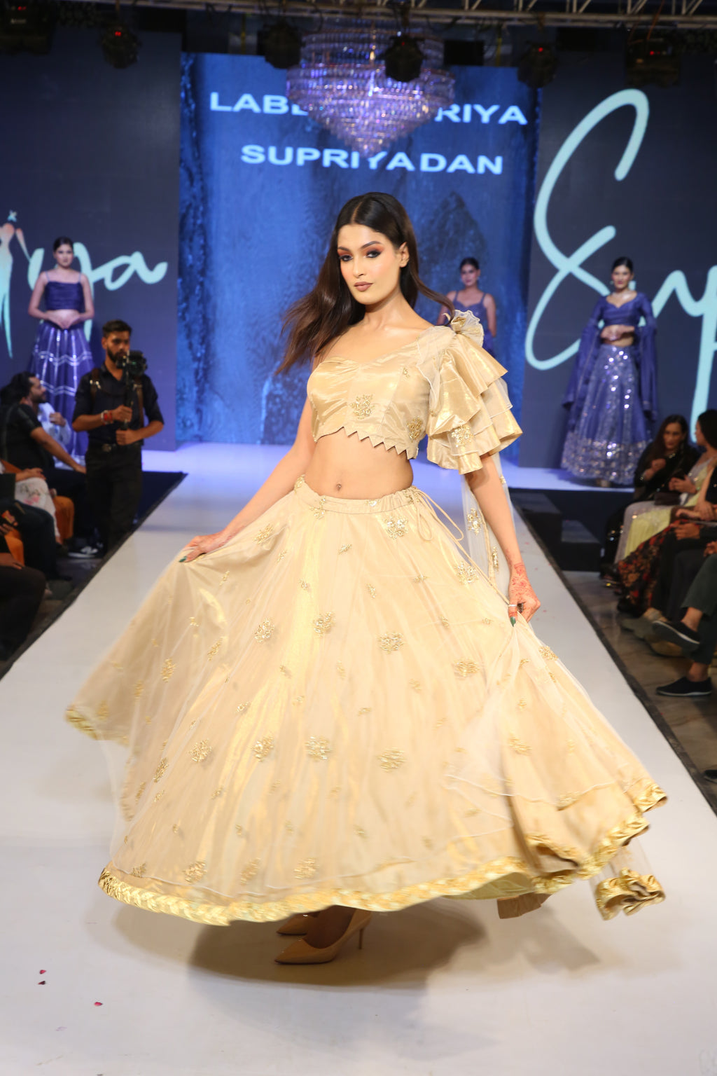 GOLDEN GLIMMER LEHENGA